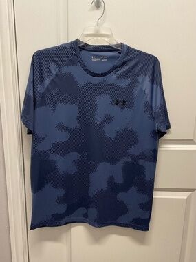 MEN’S UNDER ARMOUR SHORT SLEEVE HEAT GEAR XL